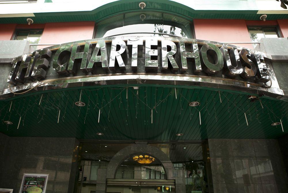 Отель The Charter House Макати Экстерьер фото